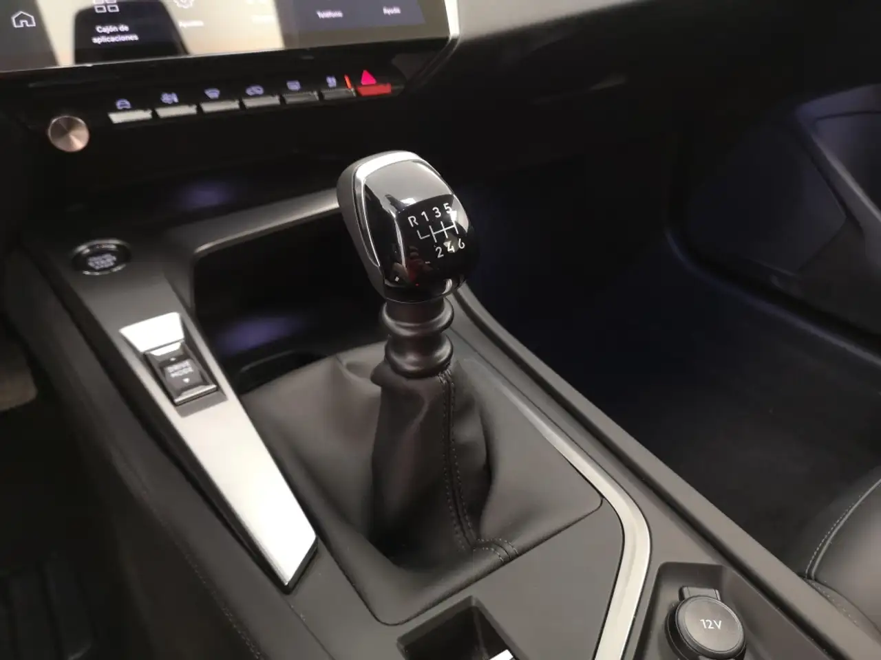 Peugeot 308 1.2 PURETECH 130 ALLURE GPS LL17 RADAR AR+CAM — Galería del vehículo 23