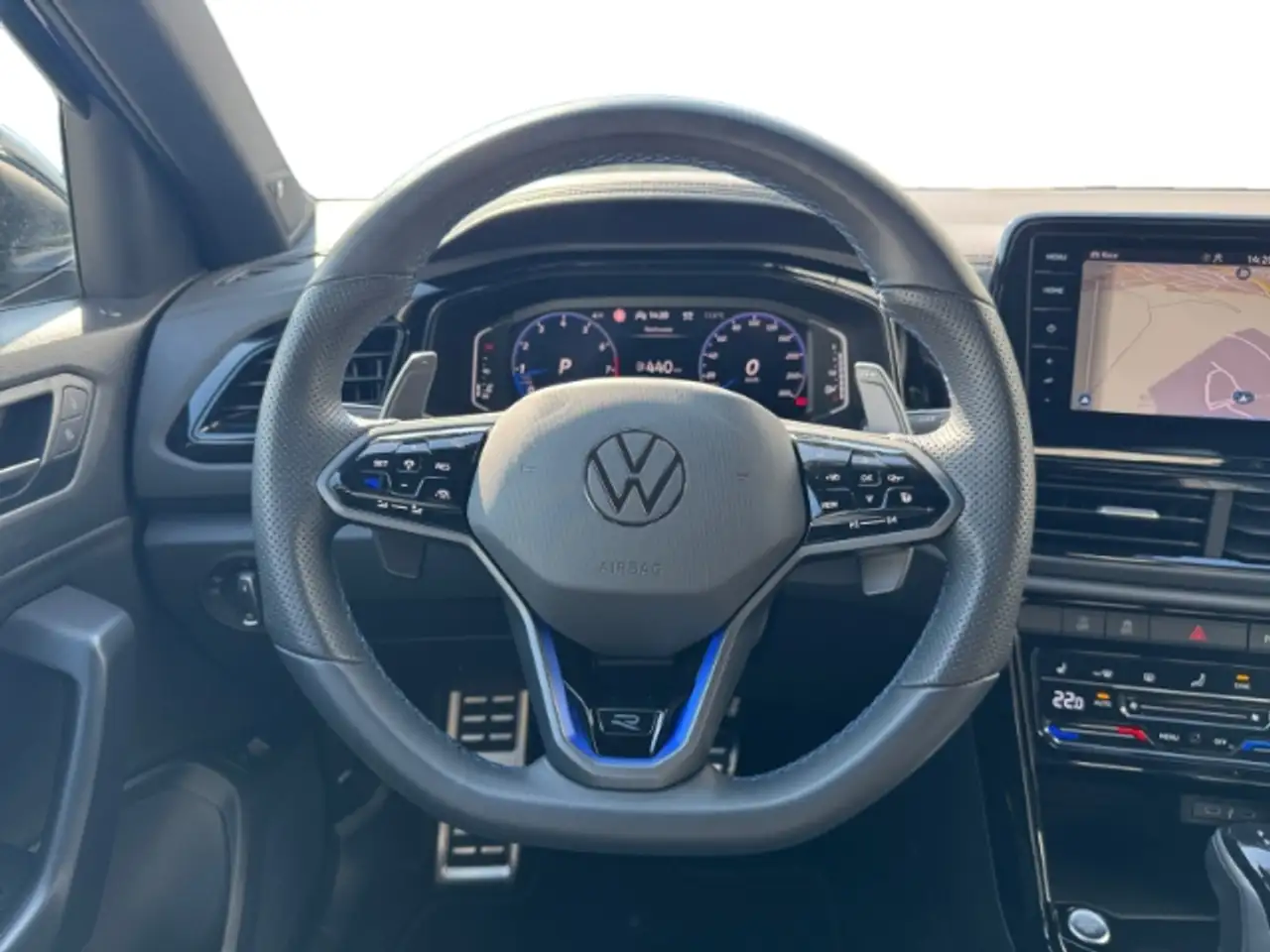 Volkswagen T-Roc R 2.0 TSI DSG 4M MATRIX-LED NAVI 19'' AHK APP-CONN — Galería del vehículo 12