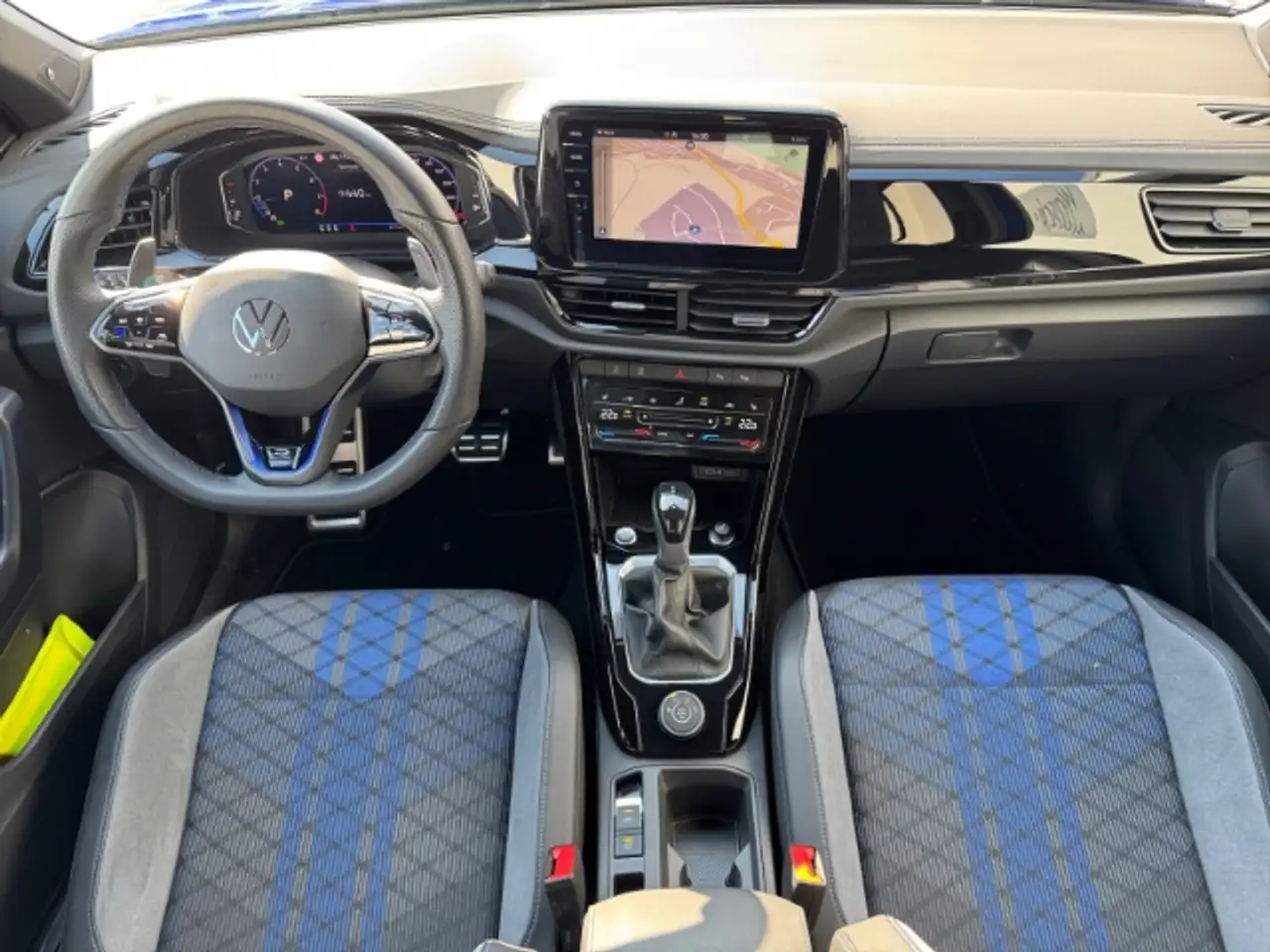 Volkswagen T-Roc R 2.0 TSI DSG 4M MATRIX-LED NAVI 19'' AHK APP-CONN — Galería del vehículo 16