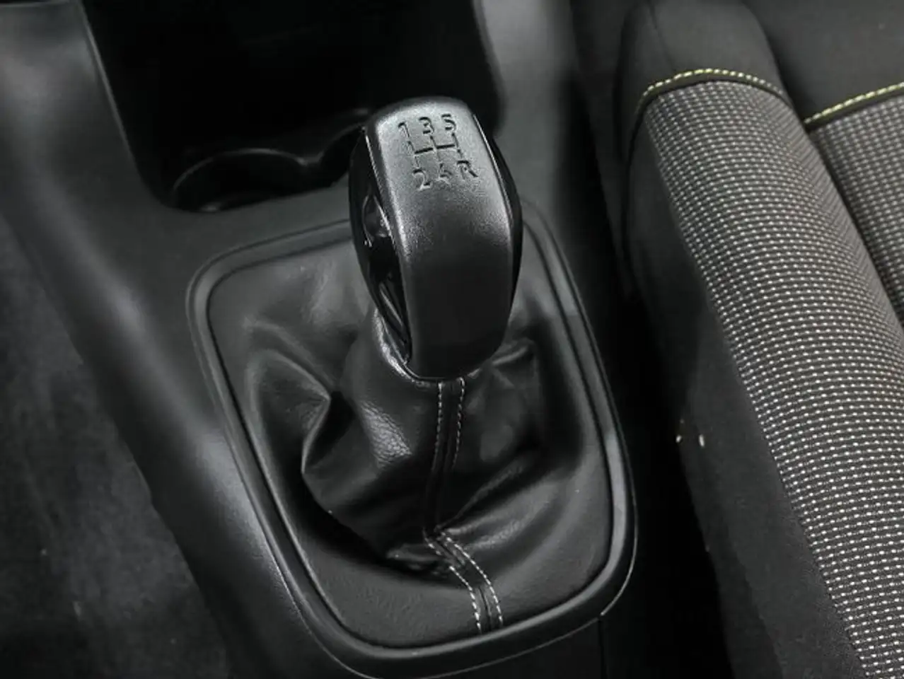 Citroen C3 PureTech 60KW (83CV) Plus — معرض صور السيارة 29