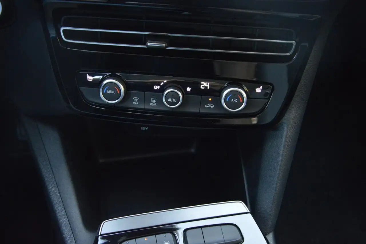 Opel Mokka Elegance NAVI / LED / Kamera / SHZ — Vehicle gallery 18