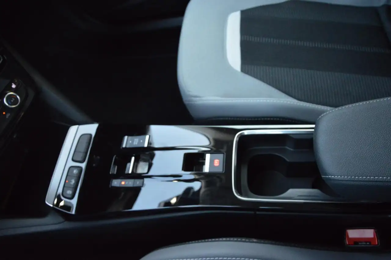 Opel Mokka Elegance NAVI / LED / Kamera / SHZ — Vehicle gallery 20