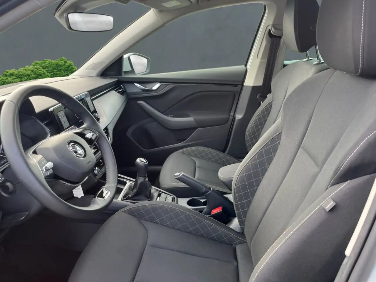 Skoda Scala Selection 1.0 TSI+Alufelgen+Klimaautomatik+Sitzhei — معرض صور السيارة 8