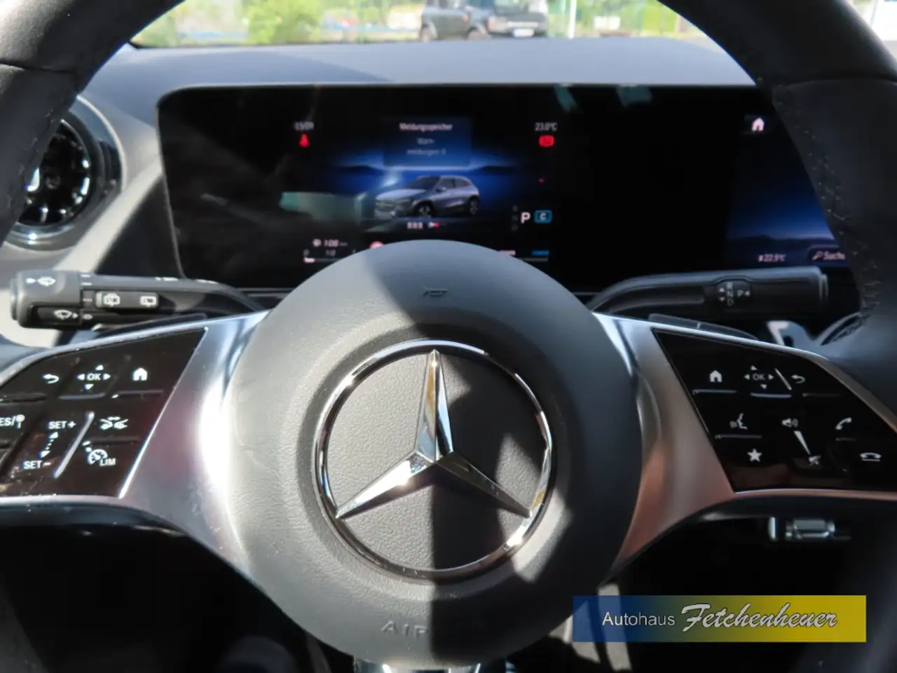 Mercedes-Benz GLA 180 Aut. NAVI-MBUX+LED+RFK+SHZ+TEMP+AAC+ALU — معرض صور السيارة 10