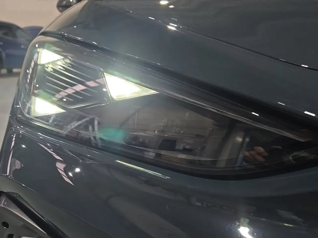 CUPRA Leon 1.5 eTSI 110 DSG — Galerie du véhicule 19