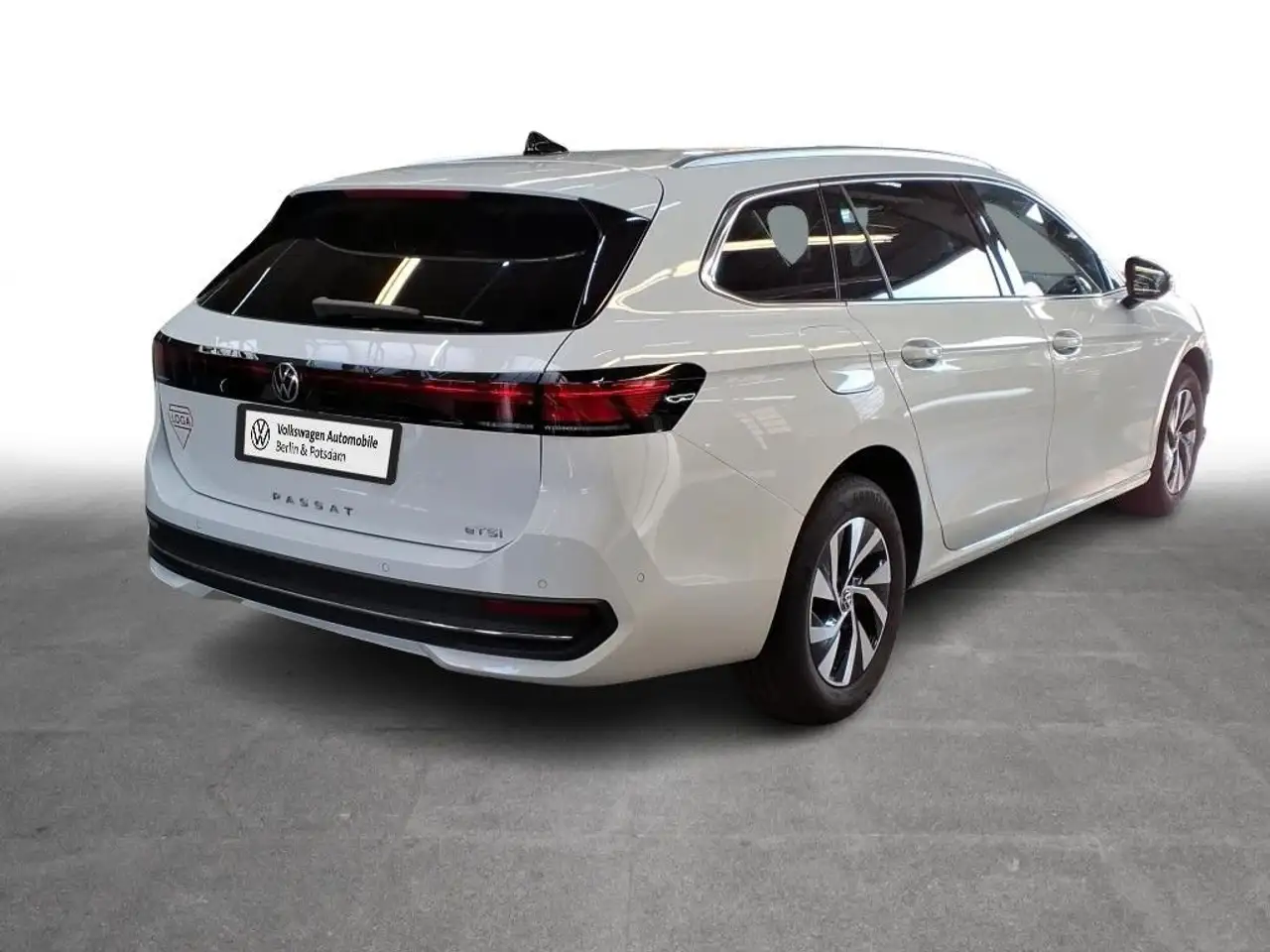 Volkswagen Passat Variant 1.5 eTSI Business DCC Kamera LED — Galerie du véhicule 3