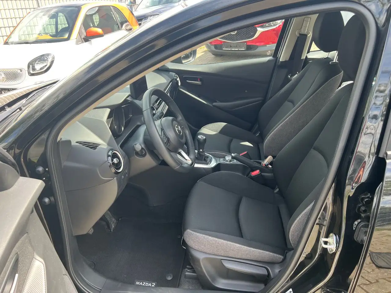 Mazda 2 Lim. / Mazda 6 Jahre Garantie / 1. Hand — Vehicle gallery 10
