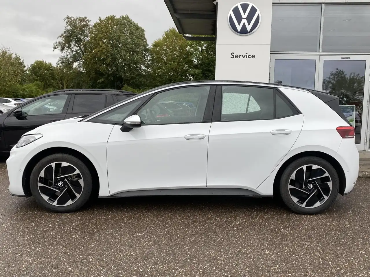 Volkswagen ID.3 Pro FACELIFT ASSISTENZPAKET+APP-CONNECT+KAM — معرض صور السيارة 3