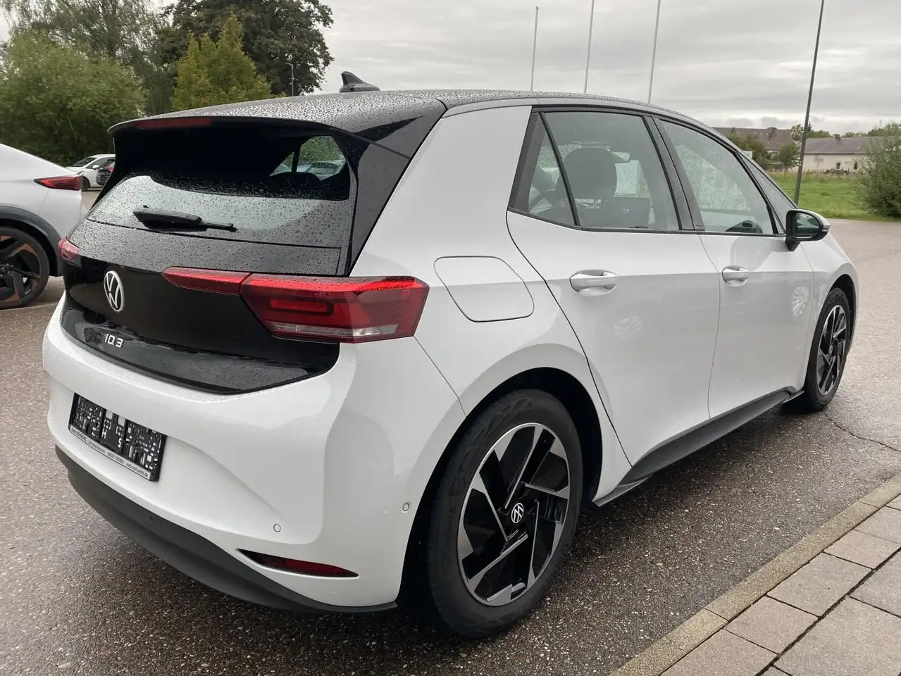 Volkswagen ID.3 Pro FACELIFT ASSISTENZPAKET+APP-CONNECT+KAM — معرض صور السيارة 7