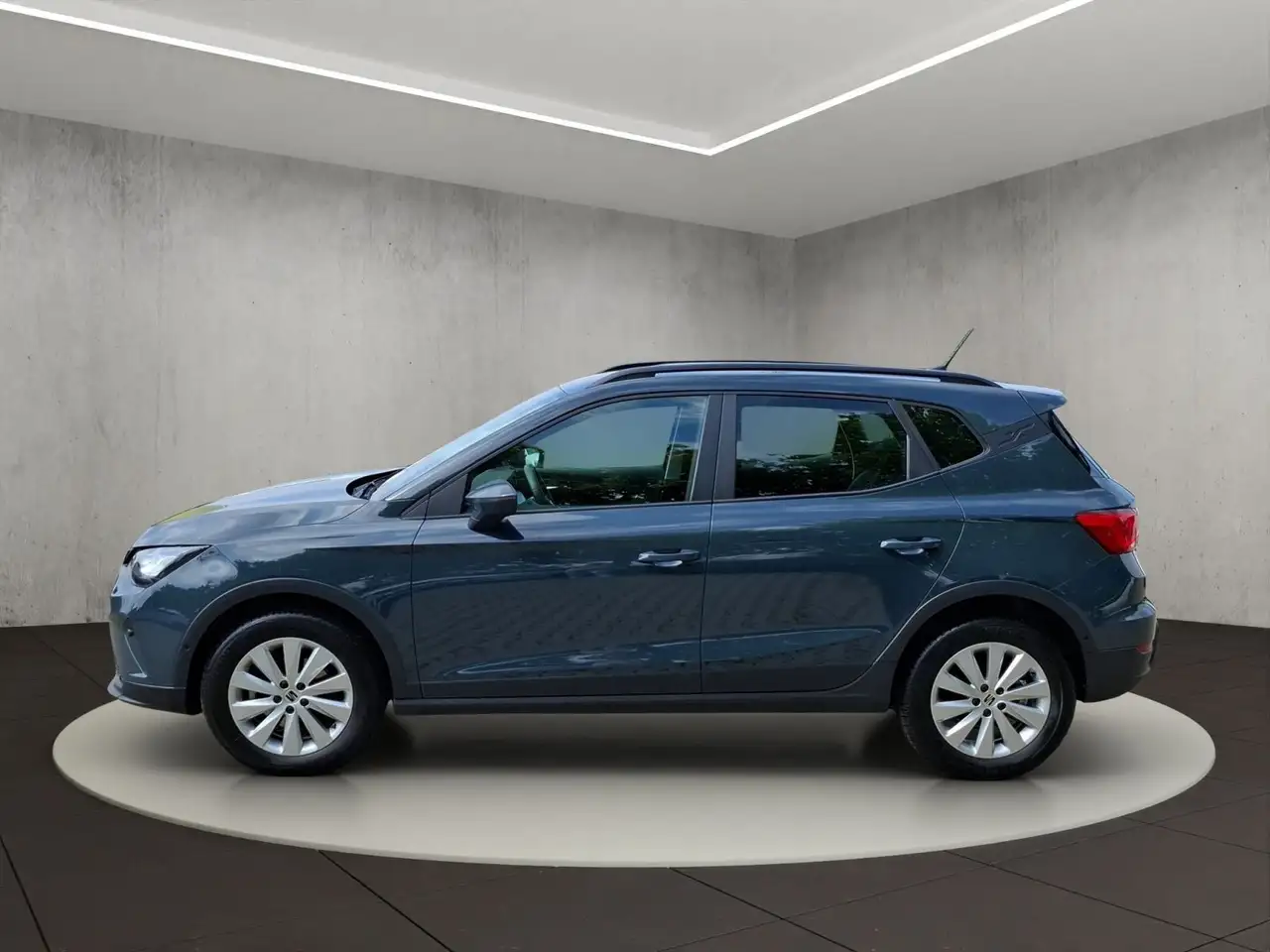 SEAT Arona DSG Road Edition, Totwinkel, Navi, Sitzhei — Vehicle gallery 2