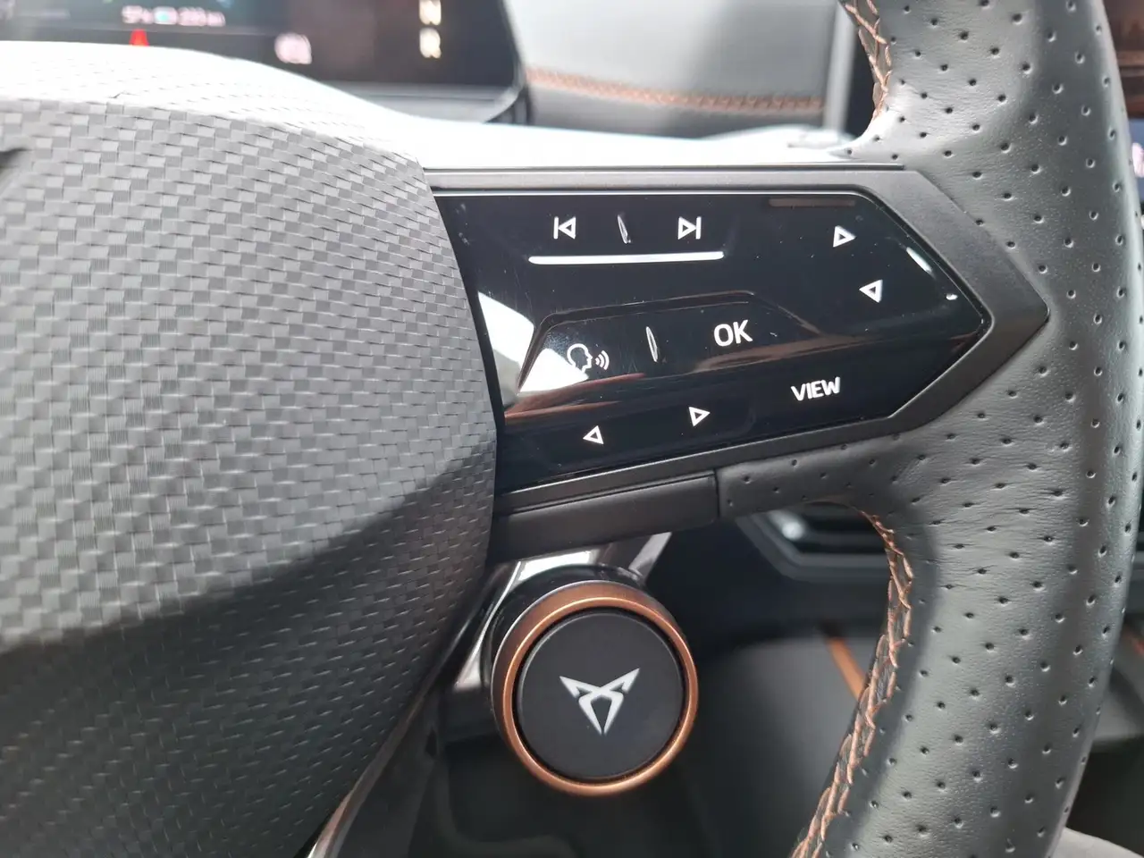 CUPRA Born 170KW LED Navi 20" AID RFK Sennheiser SH — معرض صور السيارة 20