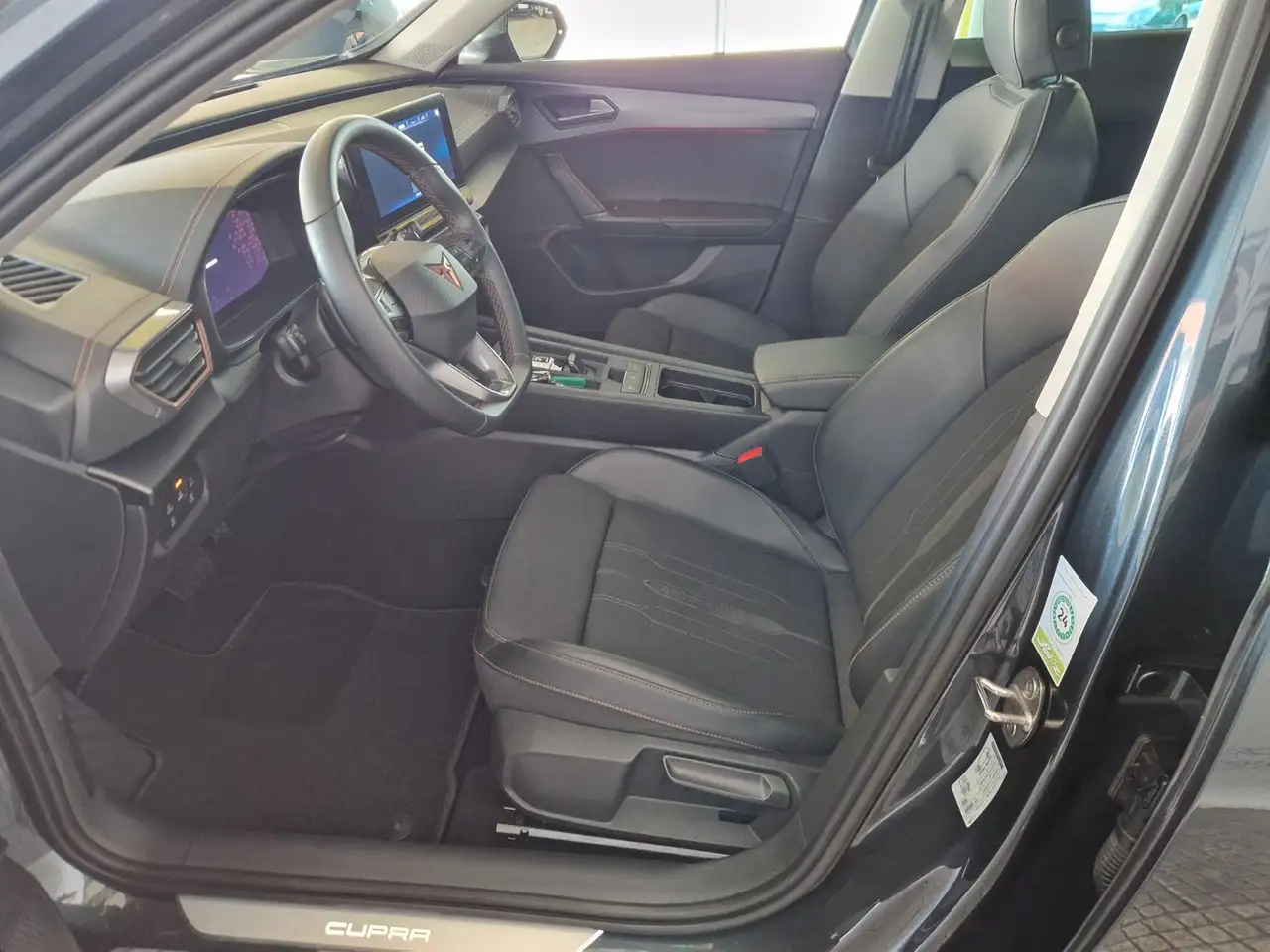 CUPRA Formentor 1.5 TSI DSG Sitzh, Full Link, Virtual Cockpit — Vehicle gallery 9