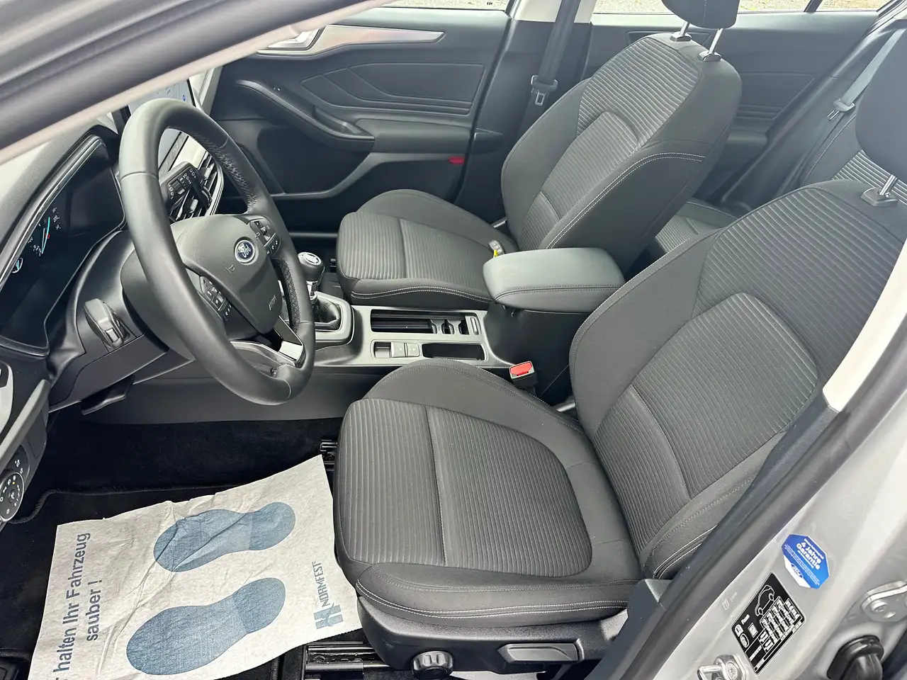 Ford Focus Titanium ACC, Panorama, AHK — Galería del vehículo 11