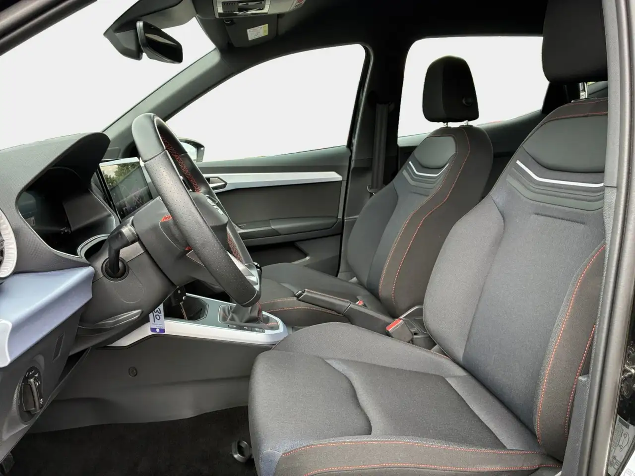 SEAT Arona 1.0 TSI FR Navi SHZ GJR — Vehicle gallery 9
