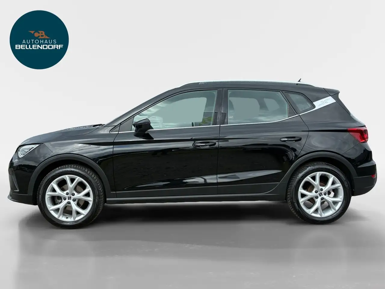 SEAT Arona 1.0 TSI FR Navi SHZ GJR — Vehicle gallery 2