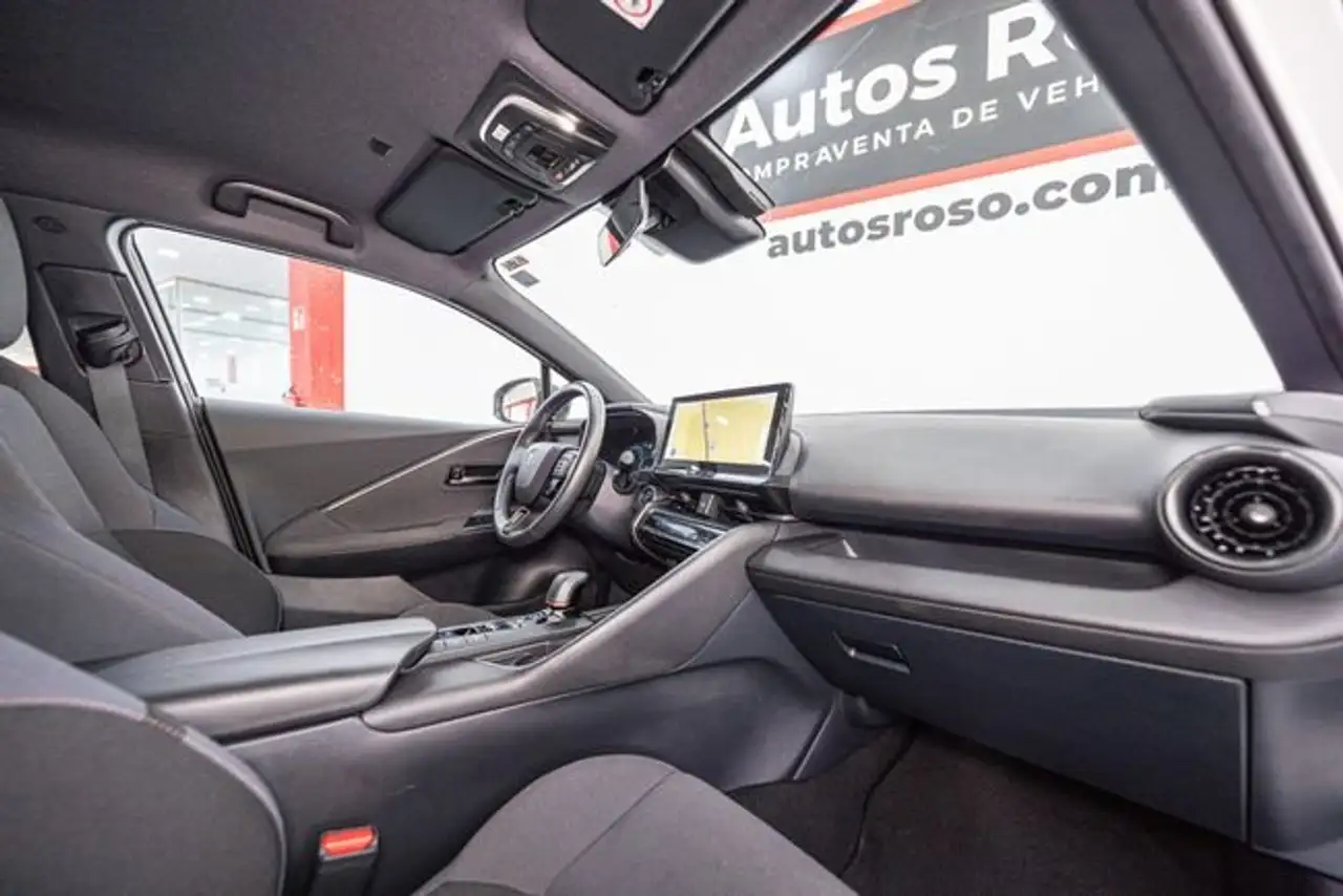 Toyota C-HR 2.0 200H Advance — معرض صور السيارة 6