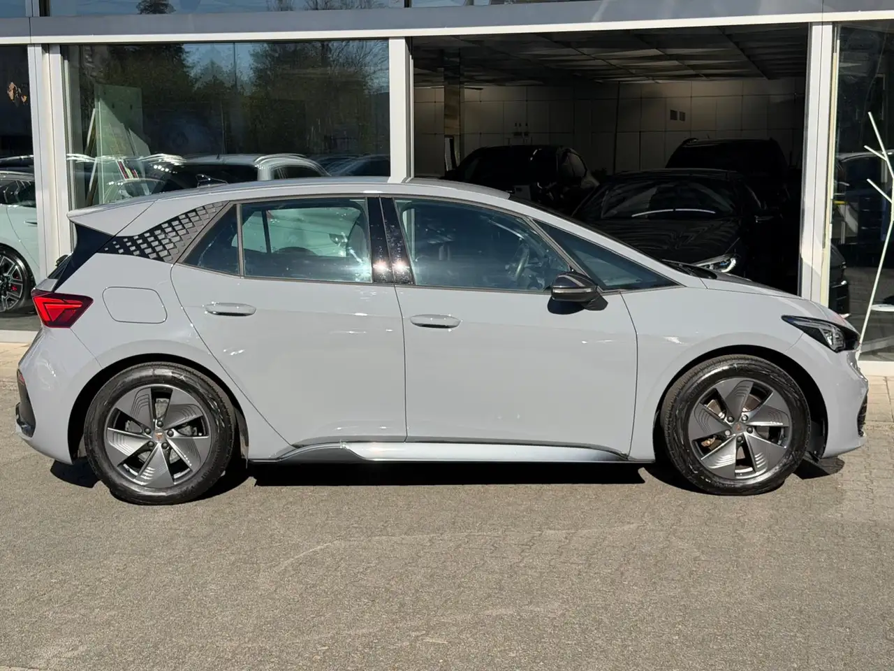 CUPRA Born 58 KWH >ALCANT+LED+TEMP+MFL+PDC+CARP+DAB+ — Galerie du véhicule 4