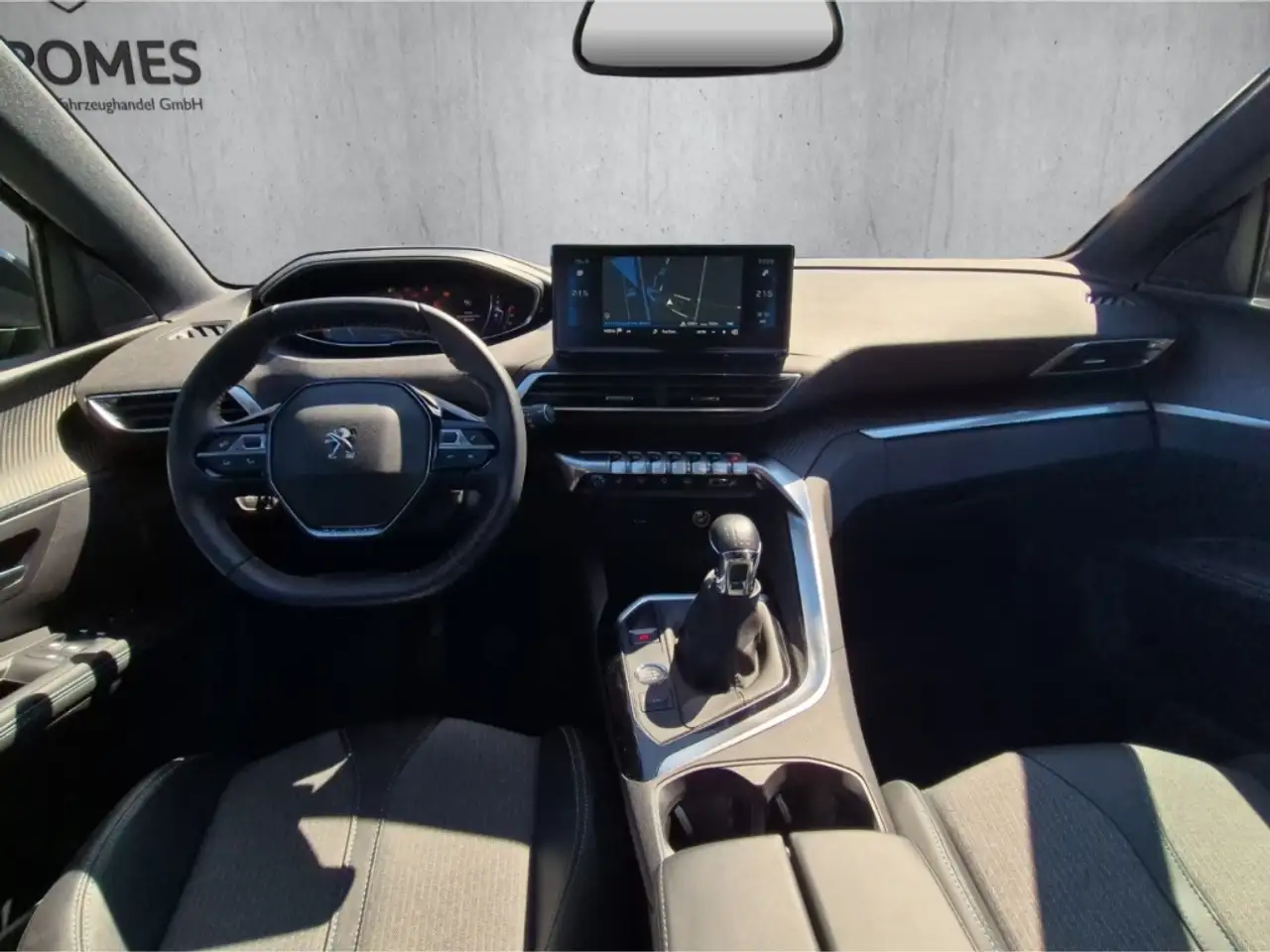 Peugeot 5008 Allure Pack PureTech 130 7-Sitzer Navi Digitales C — معرض صور السيارة 12