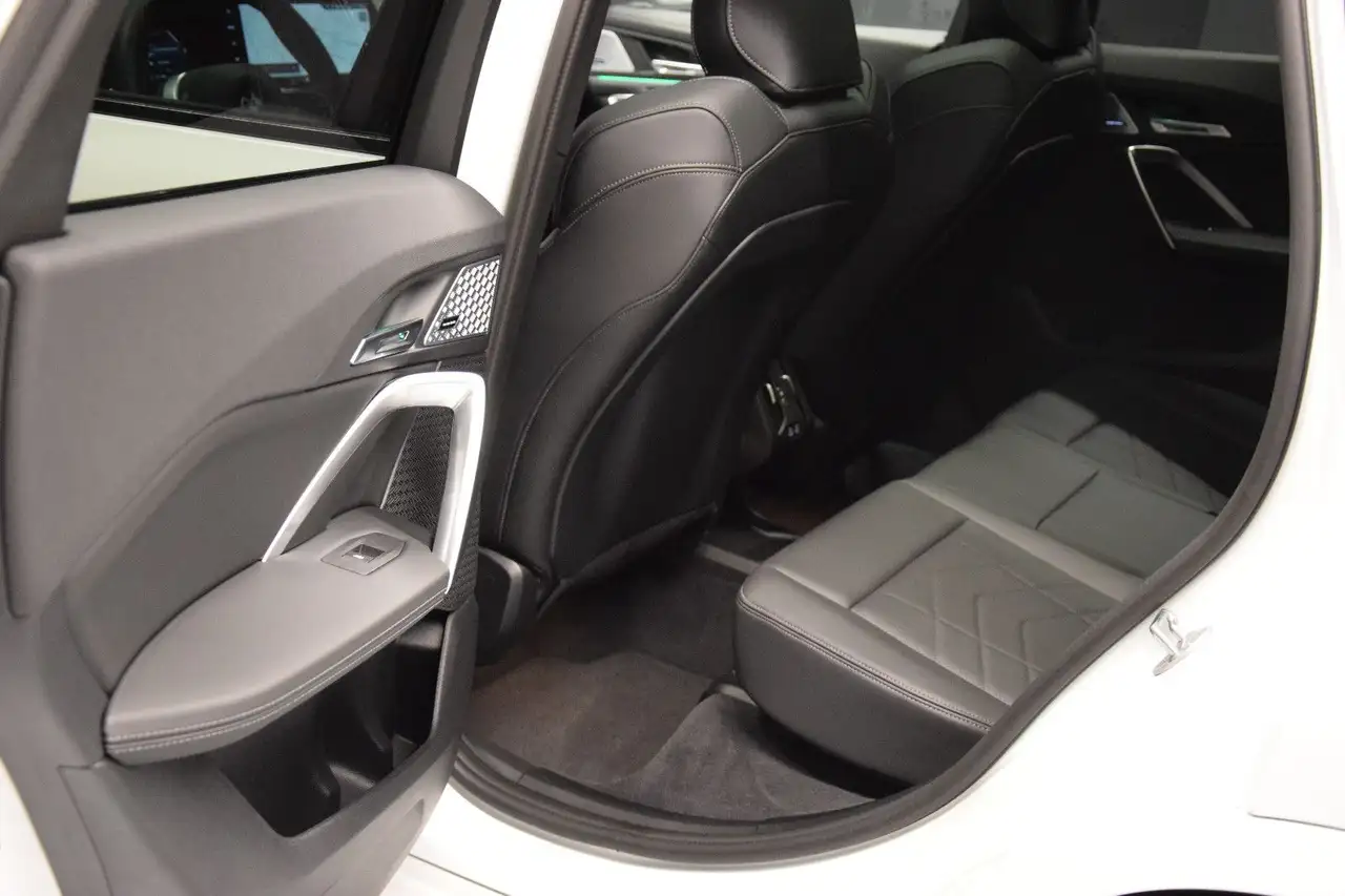 BMW X1 18 i sDrive M Sport Pano H&k Memory ACC Leder — معرض صور السيارة 26