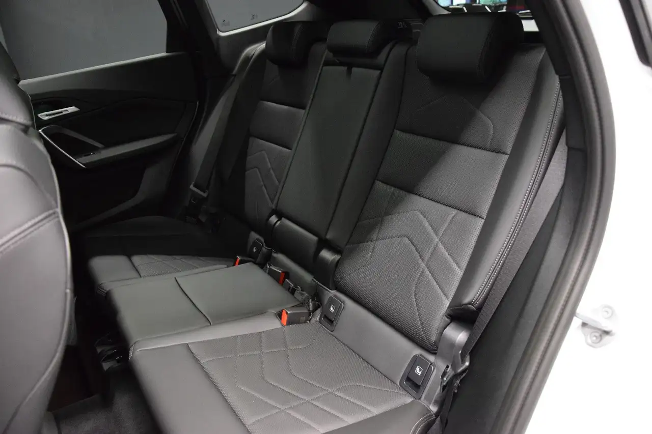 BMW X1 18 i sDrive M Sport Pano H&k Memory ACC Leder — معرض صور السيارة 28
