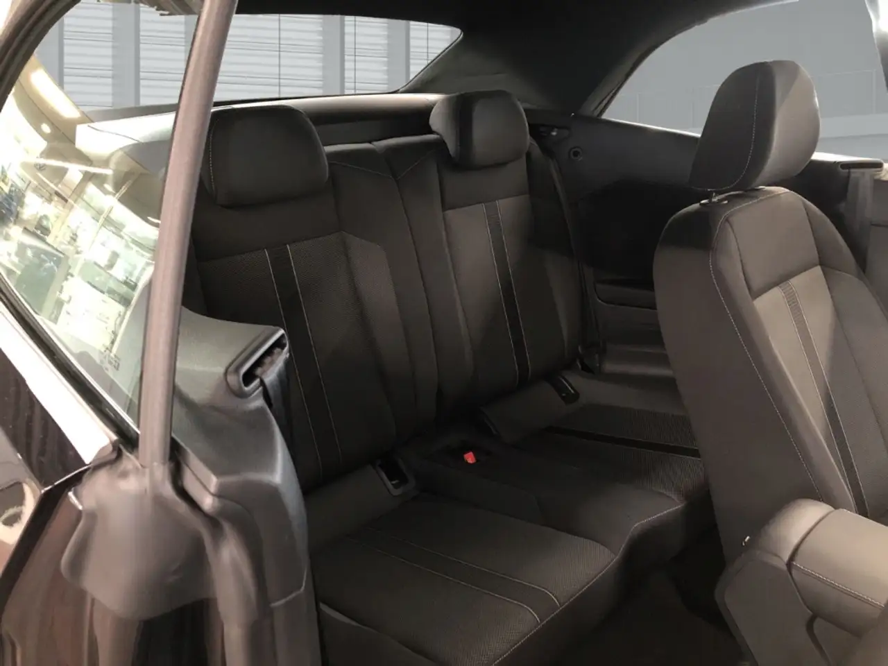 Volkswagen T-Roc Cabriolet Style 1.0 TSI Navi Digitales Cockpit LED — Galerie du véhicule 6