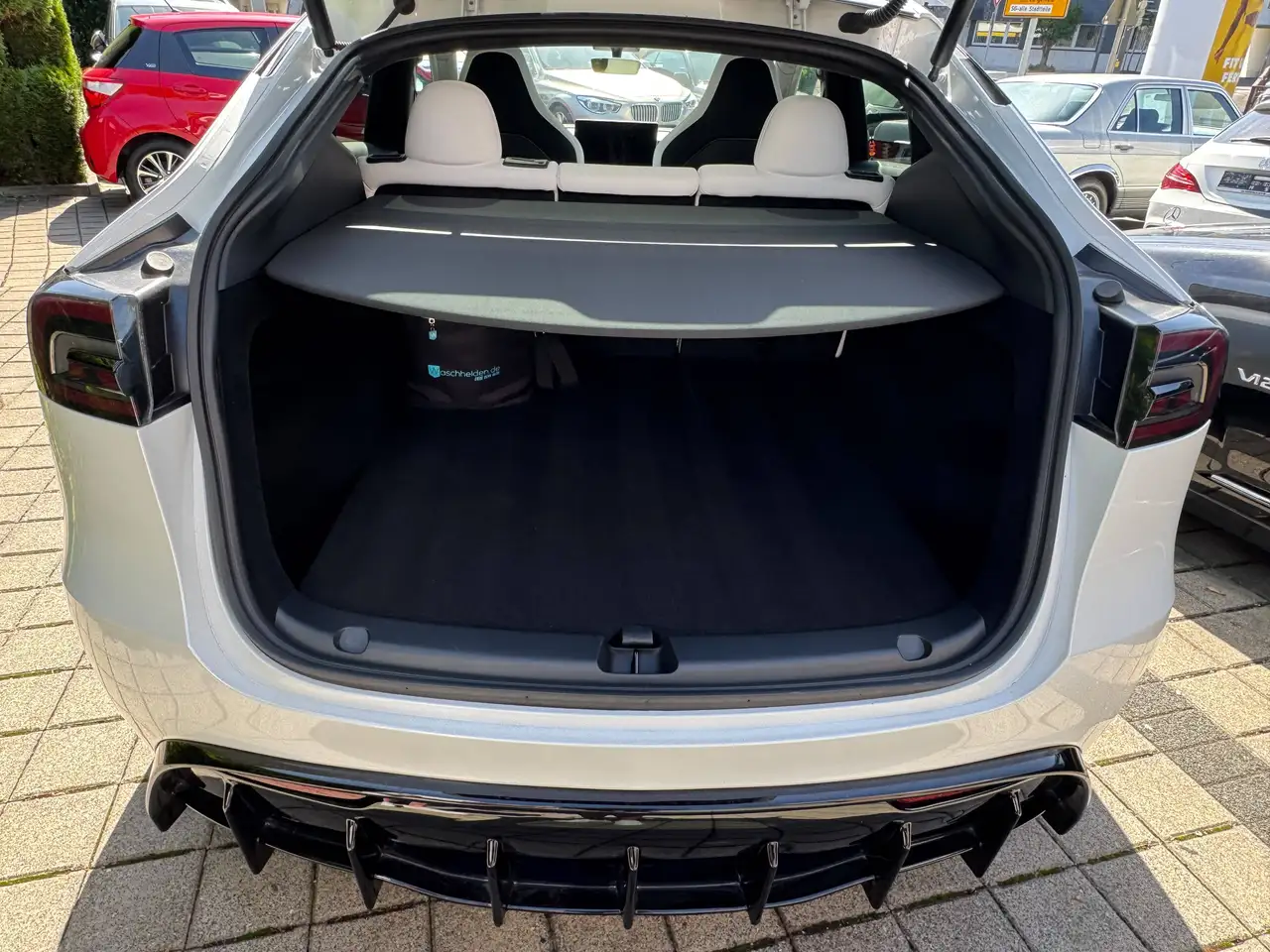 Tesla Model Y Performance Dual AWD Unikat Einzelstück — معرض صور السيارة 21