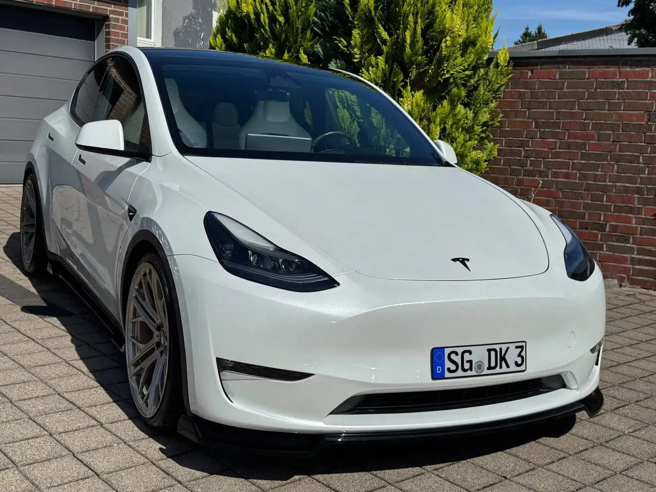 Tesla Model Y Performance Dual AWD Unikat Einzelstück — معرض صور السيارة 4