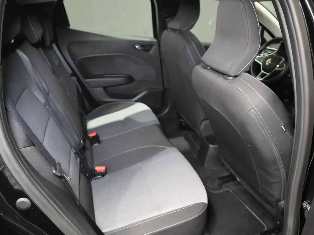 Renault Clio E-TECH Full Hybrid Evolution 105kW — Galerie du véhicule 19