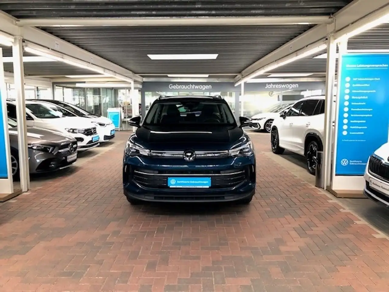 Volkswagen Tiguan Life GOAL 1.5 eTSI DSG AHK-klappbar Navi Digitales — معرض صور السيارة 16