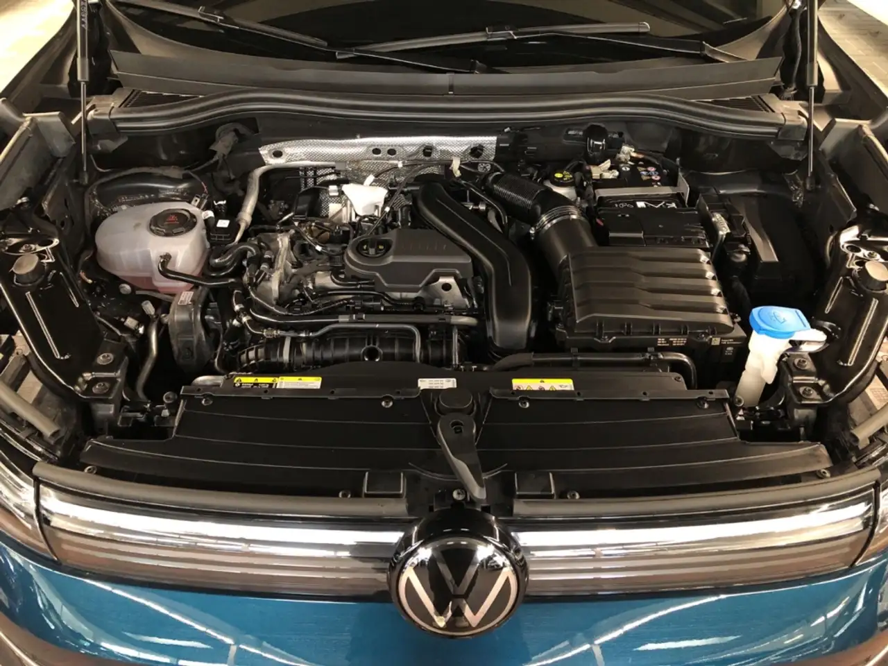 Volkswagen Tiguan Life GOAL 1.5 eTSI DSG AHK-klappbar Navi Digitales — معرض صور السيارة 12
