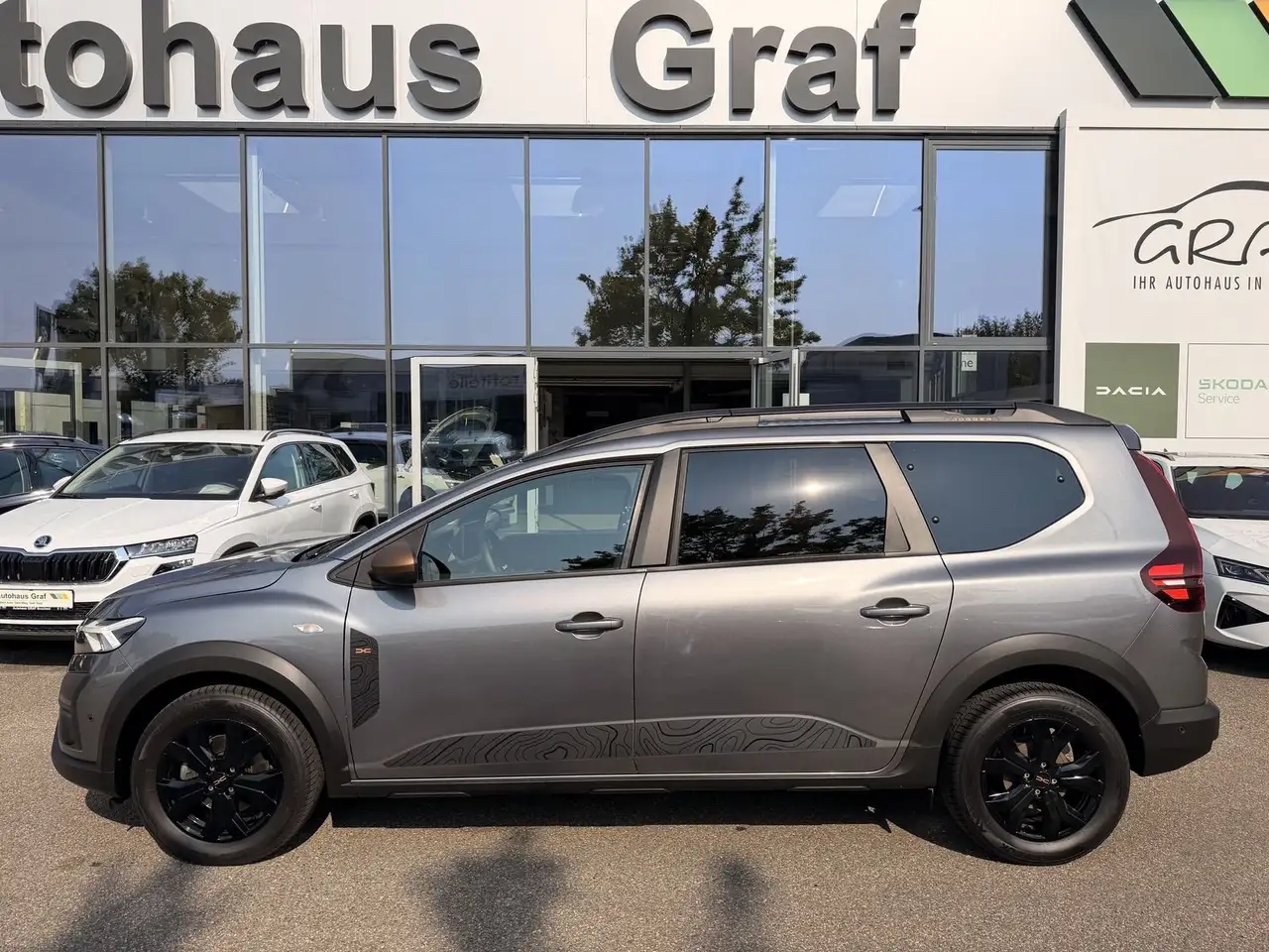 Dacia Jogger Jogger TCe 110 Extreme+ 7-Sitzer *AHK *Navi *To... — Galería del vehículo 4