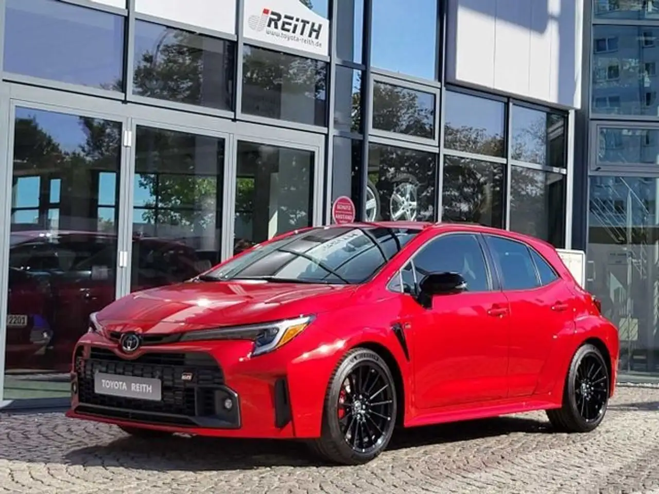 Toyota Corolla GR CORE LED Klimaautom SHZ LenkradHZG Spurhalteass — Galería del vehículo 2