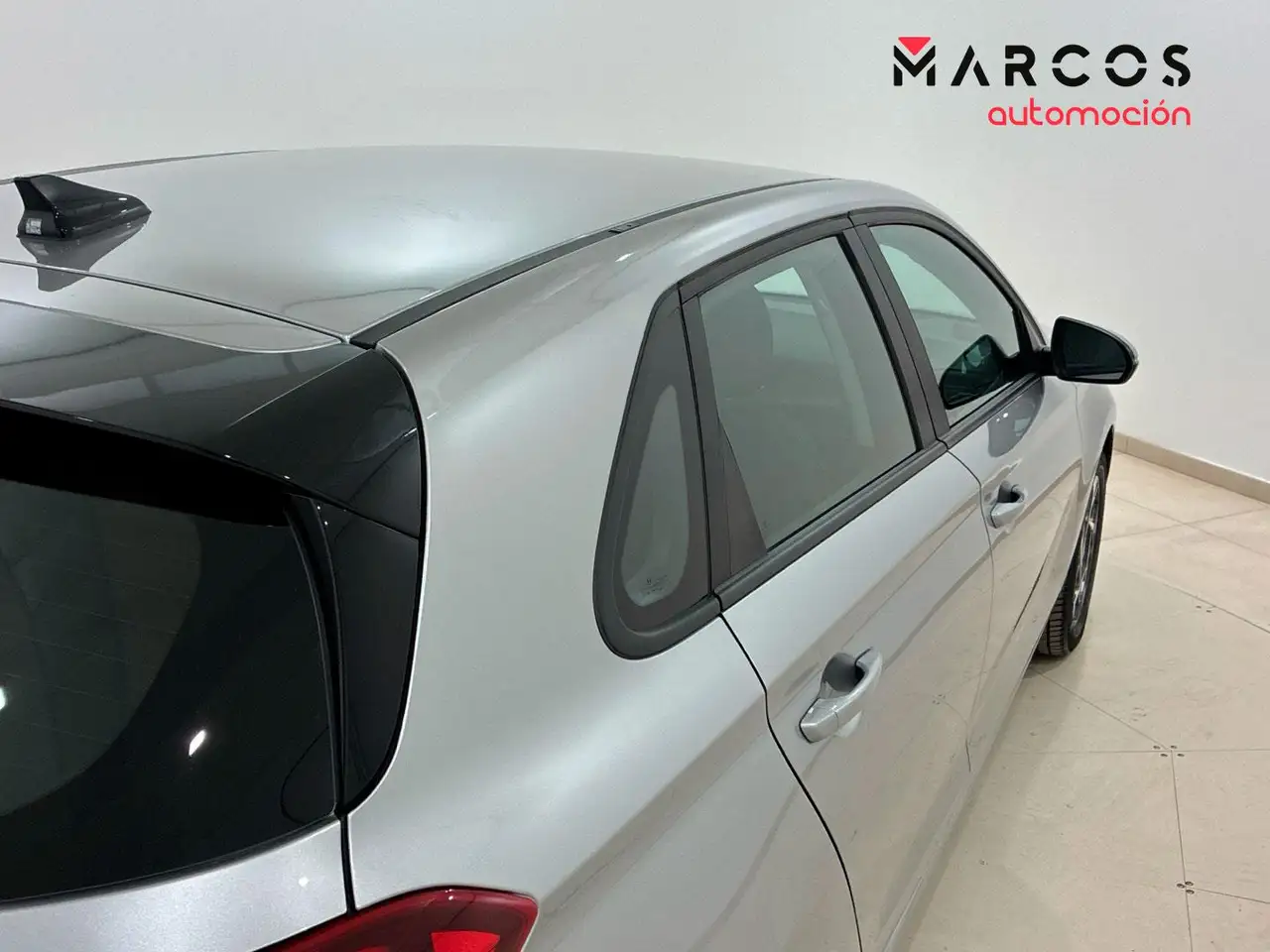 Hyundai i30 1.0 TGDI Klass 48V 100 — معرض صور السيارة 16