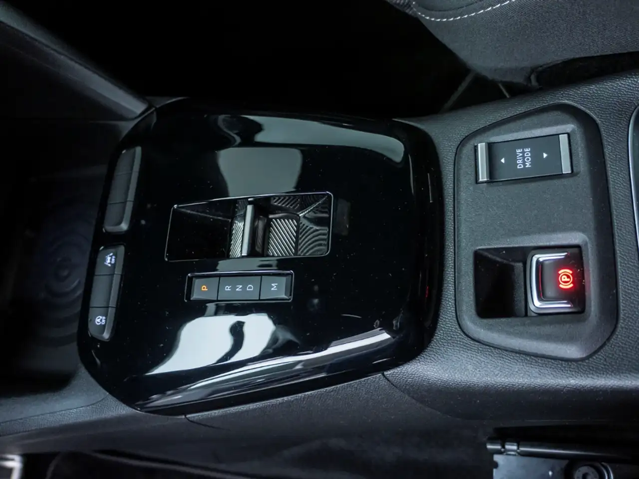 Opel Corsa F GS Allwetter Carplay PDC LED Kamera (76) — Galería del vehículo 24