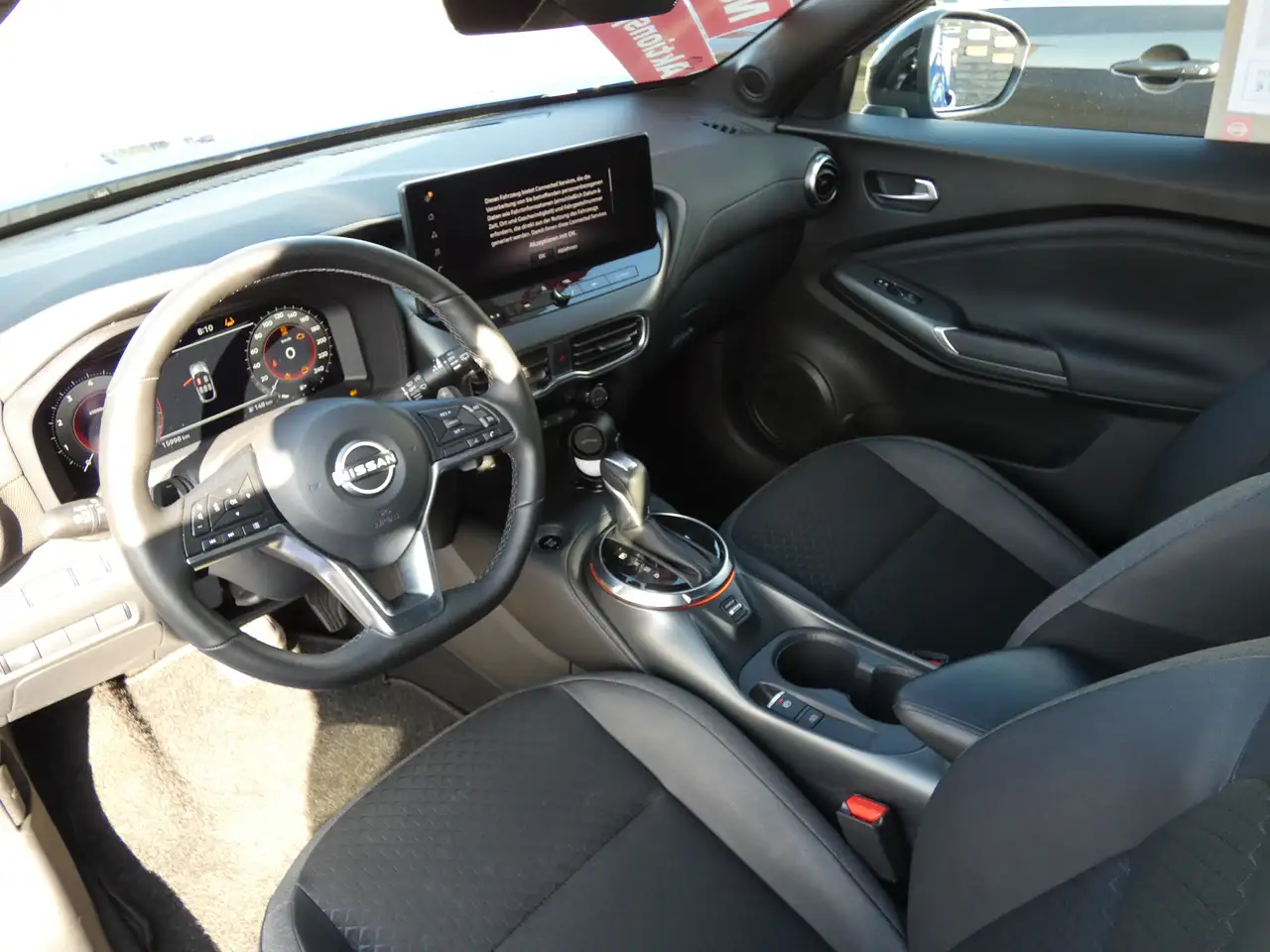 Nissan Juke Juke 1.0 DIG-T DCT N-Connecta — Vehicle gallery 4