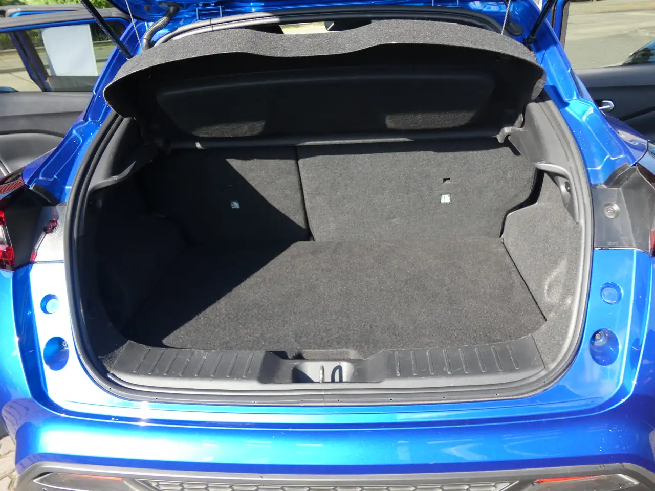 Nissan Juke Juke 1.0 DIG-T DCT N-Connecta — Vehicle gallery 6