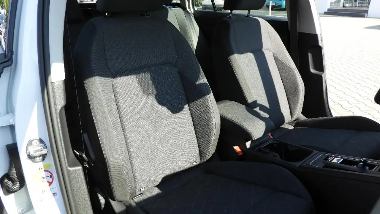 Volkswagen Golf Variant Life VIII 1.5 eTSI — Vehicle gallery 12