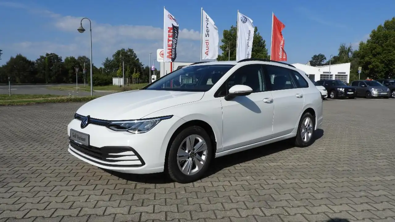 Volkswagen Golf Variant Life VIII 1.5 eTSI — Schmölln