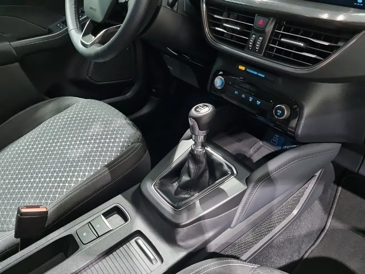 Ford Kuga 1.5 EcoBoost Titanium*NAVI*TEMPOMAT*GJR* — Galerie du véhicule 7