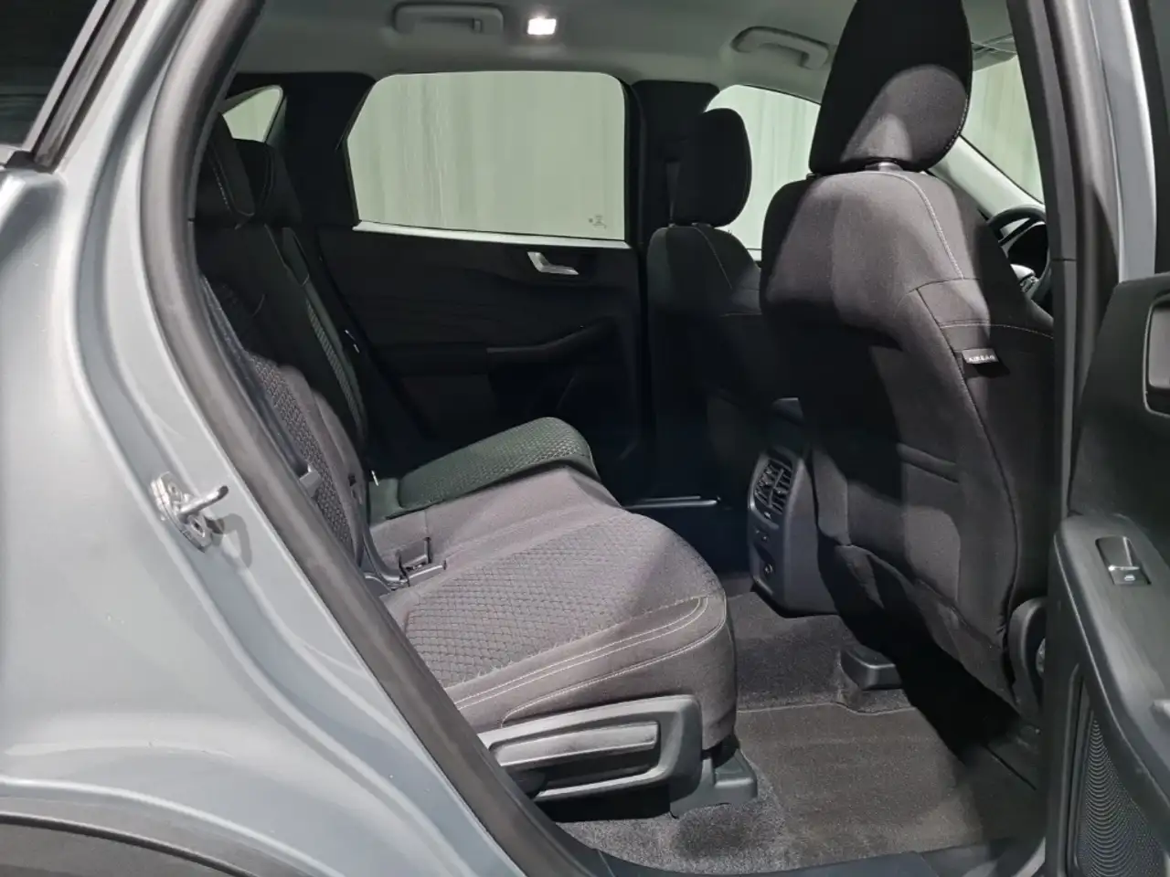 Ford Kuga 1.5 EcoBoost Titanium*NAVI*TEMPOMAT*GJR* — Galerie du véhicule 8