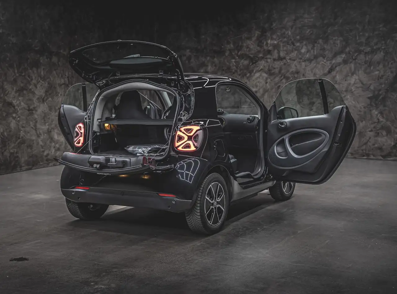 smart forTwo EQ cp. passion EXCLUSIVE: MY BLACK LOVER! — Galerie du véhicule 10