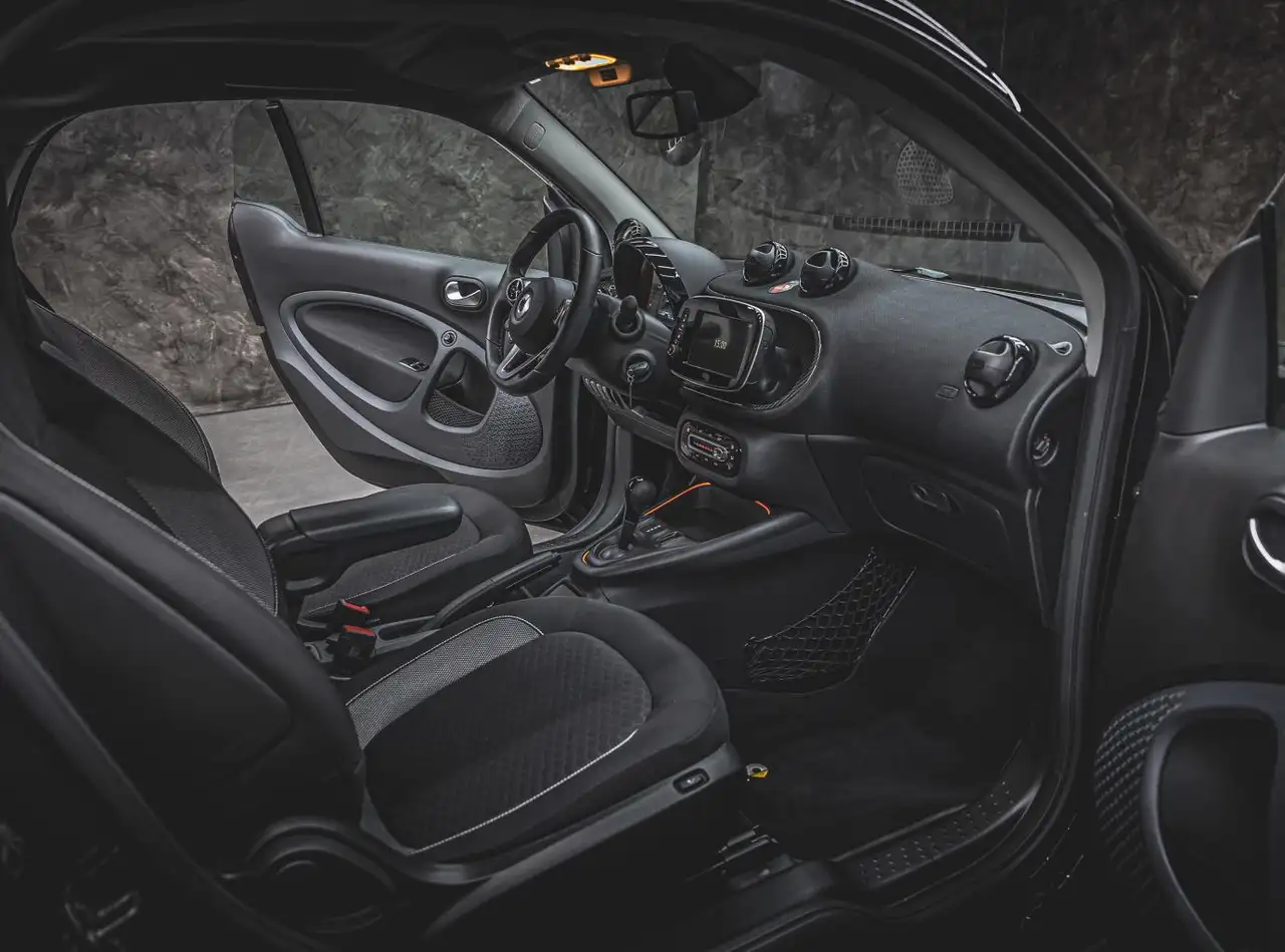 smart forTwo EQ cp. passion EXCLUSIVE: MY BLACK LOVER! — Galerie du véhicule 11