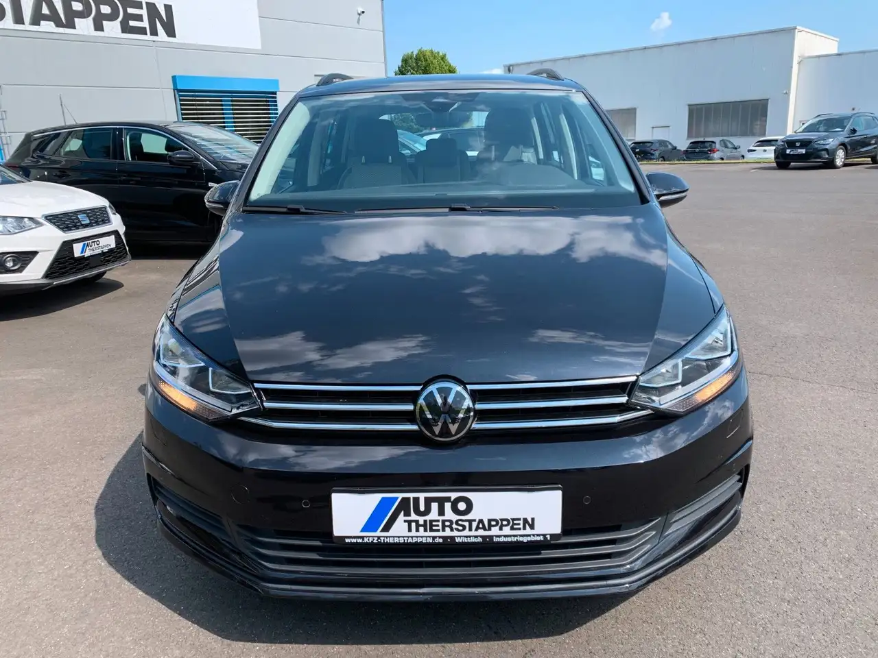 Volkswagen Touran 150PS Comfortline 7Sitzer/Navi/AppConnect — Galería del vehículo 4