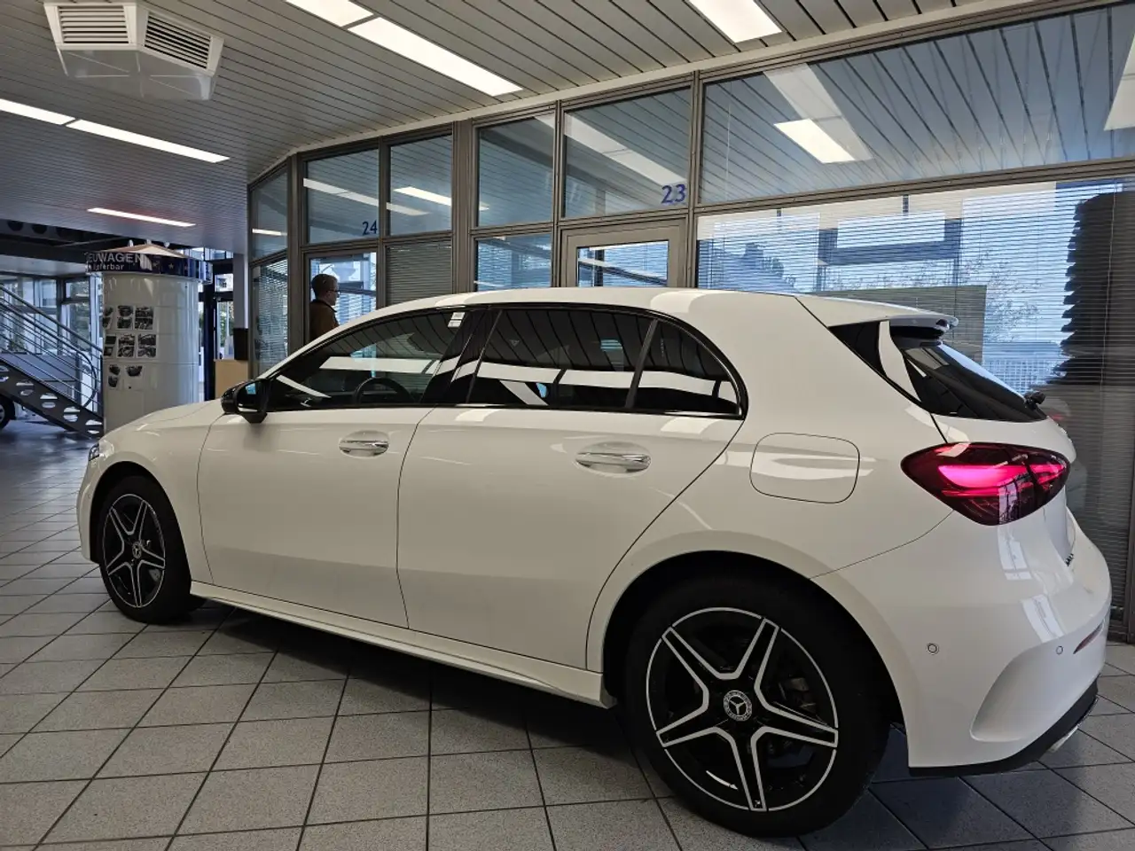 Mercedes-Benz A 250 AMG Advanced Plus Navi,High-LED,Kamera — Vehicle gallery 37