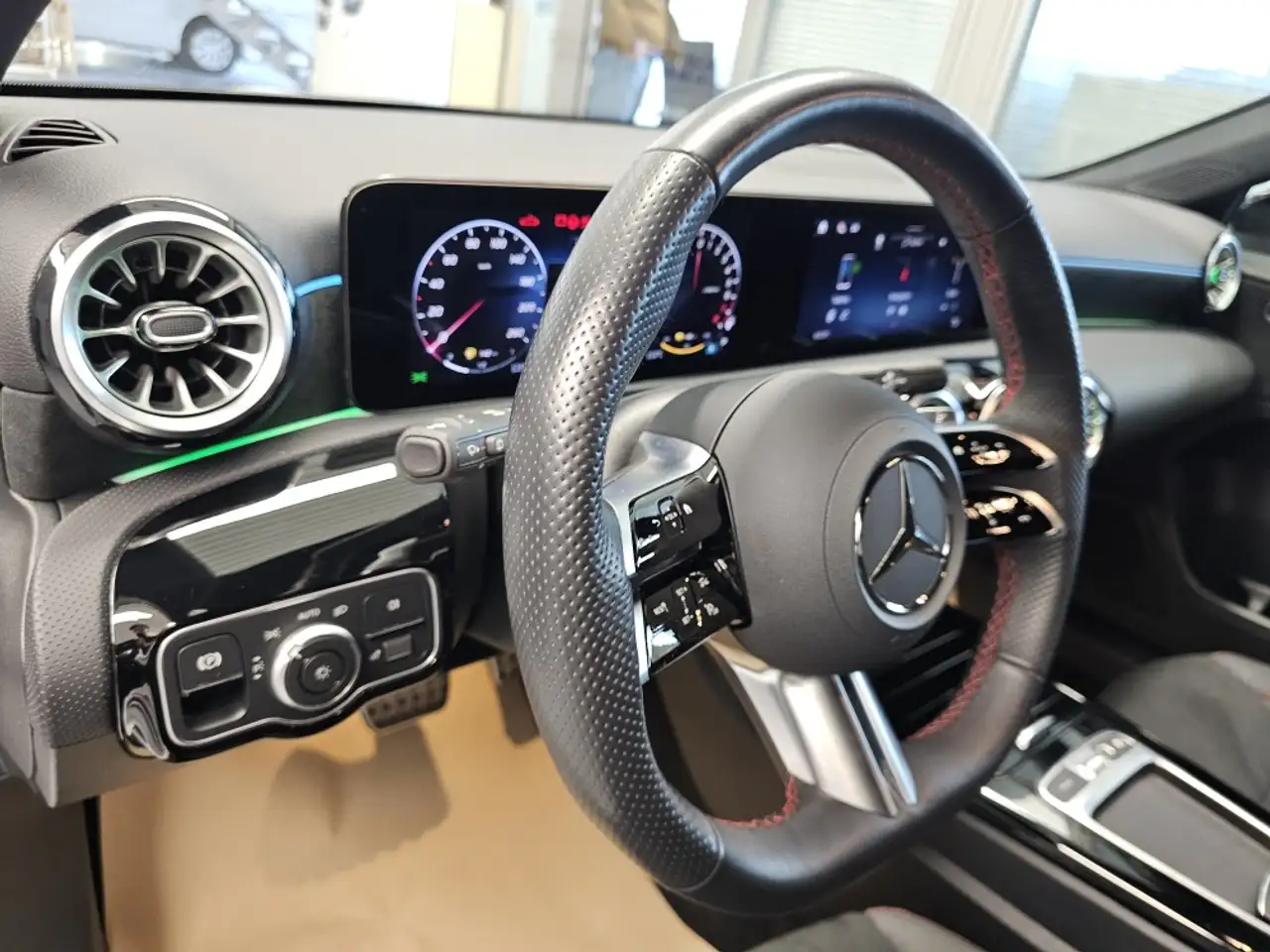 Mercedes-Benz A 250 AMG Advanced Plus Navi,High-LED,Kamera — Vehicle gallery 33
