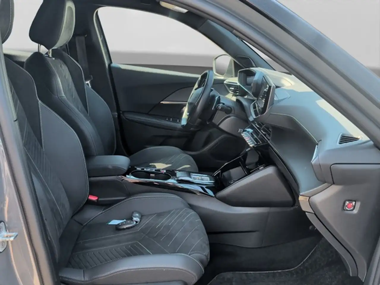 Peugeot 2008 GT PureTech 130 EAT8 LED Einparkhilfe Rückfahrk... — Vehicle gallery 9
