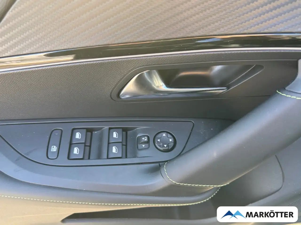 Peugeot 2008 GT SHZ/360CAM/NAVI/PDC/TEMP/CARPY/LED — معرض صور السيارة 10
