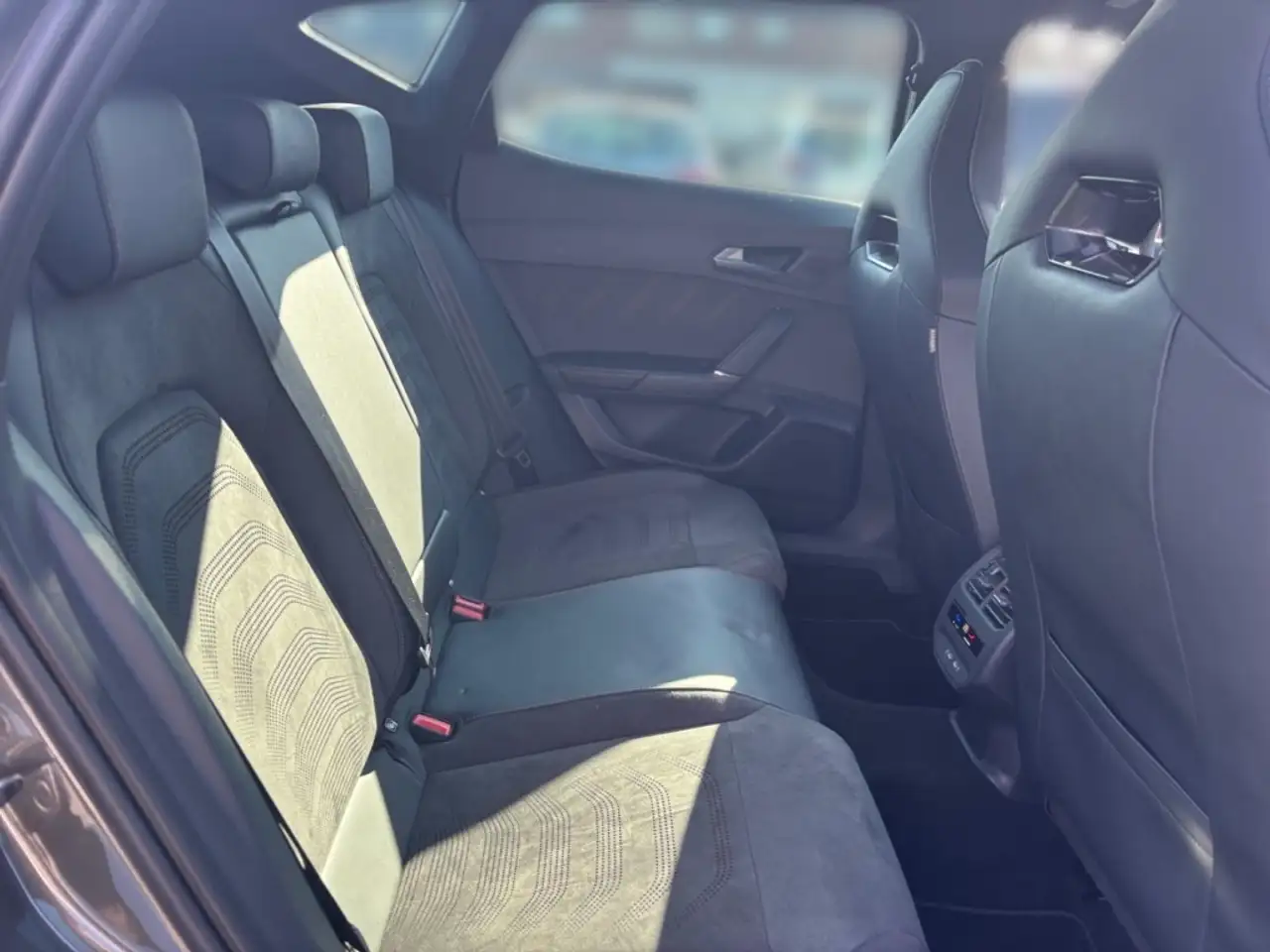 CUPRA Formentor VZ Tribe Edition Akra Pano 360° Beats — Galería del vehículo 16