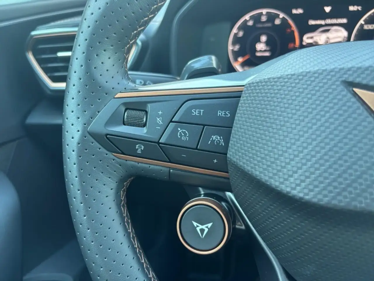 CUPRA Formentor VZ Tribe Edition Akra Pano 360° Beats — Galería del vehículo 27