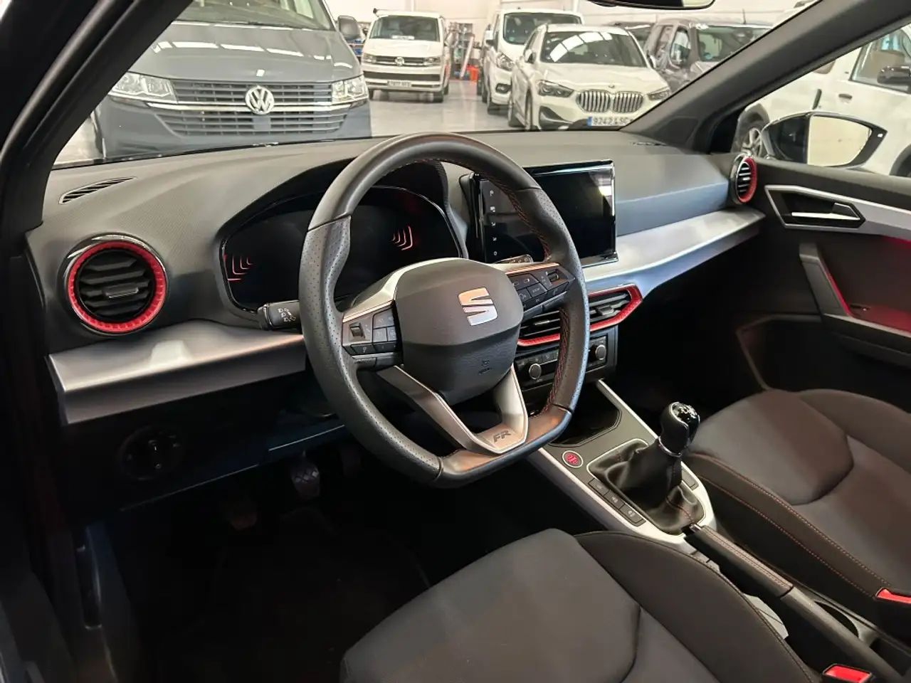 SEAT Arona 1.0 TSI S&S FR XM 115 — معرض صور السيارة 5
